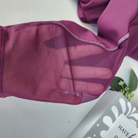 Women's Lululemon Cropped Capri Leggings Size 4 - Picture 8 of 8